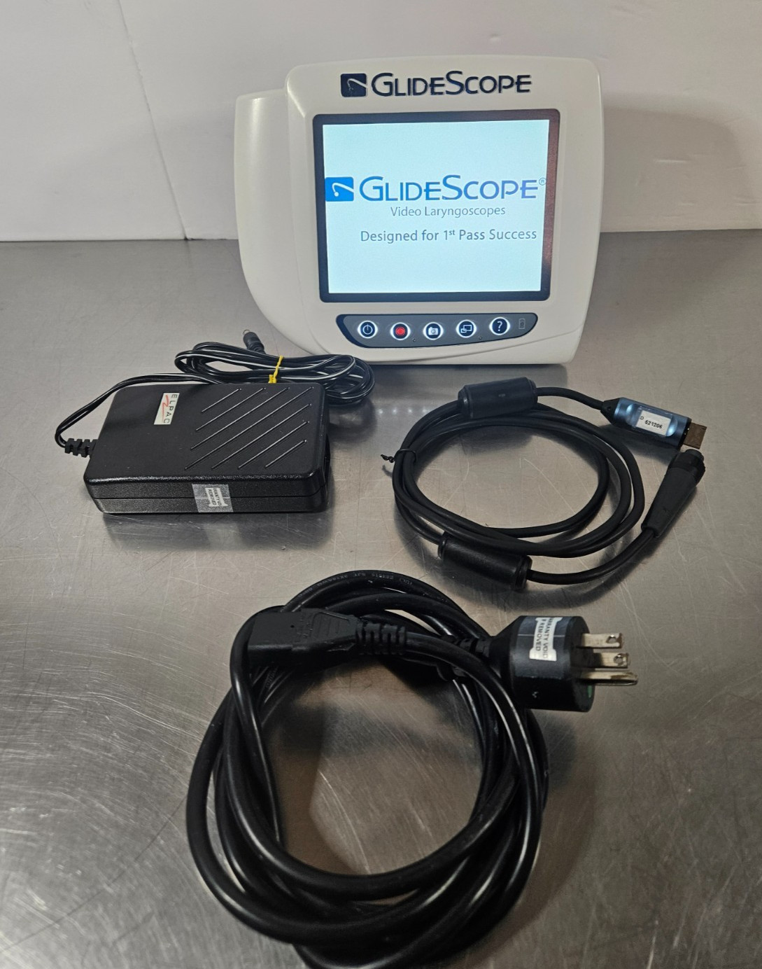 Verathon Glidescope 0570-0338 Monitor, 00800-0543 video cable, with charger