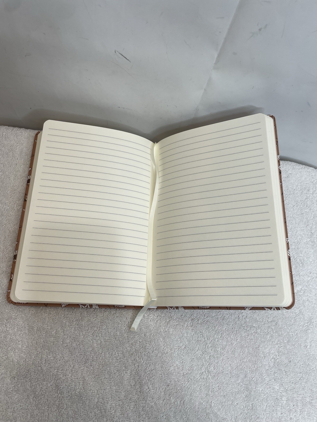 Two Sea Brown & White Floral 100 Lined Pages 0.50 × 6.00 x 8.66 Notebook Journal