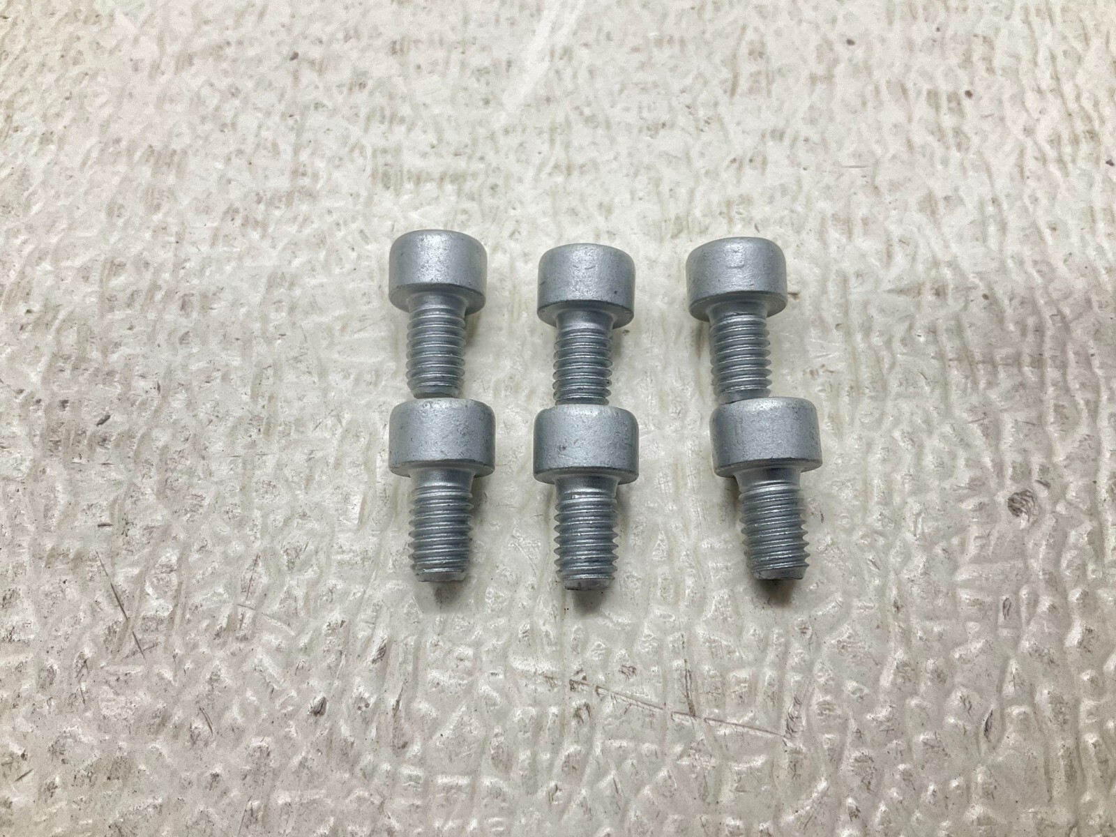 AW 100541 CYL Bolt ISO4762 M6x10 8.8/G5A Lot of 6 New (TSC)