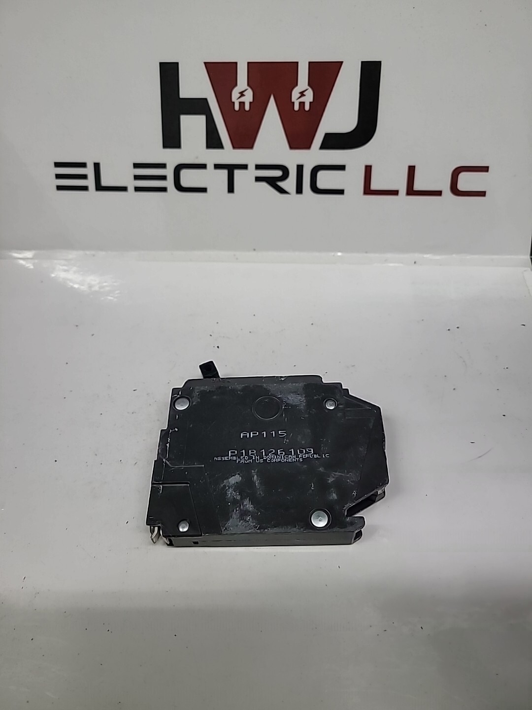 GE THQP115 15A I POLE Thin Style Circuit Breaker (Lot Of 10)