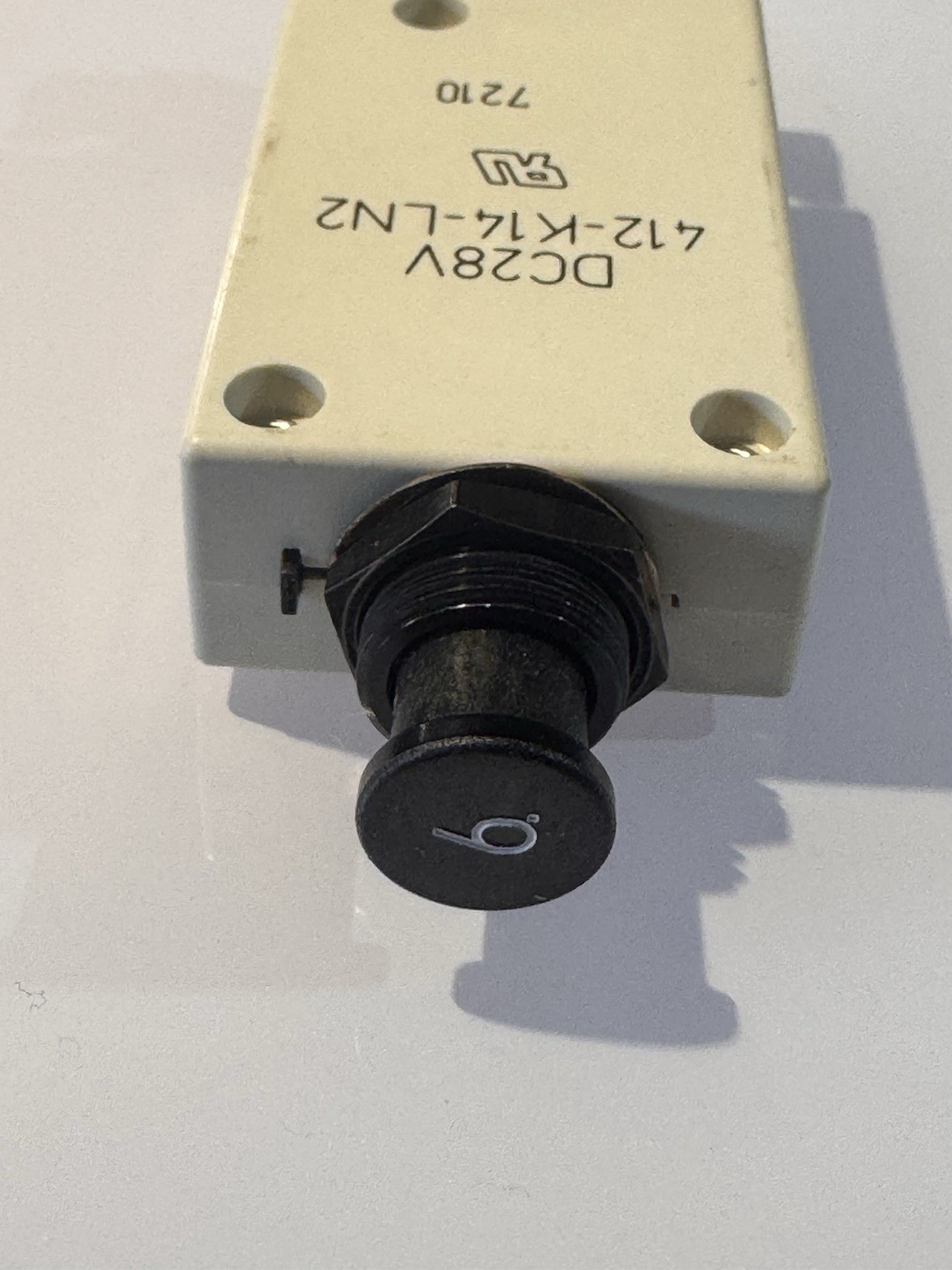 E-T-A 412-K14-LN2-6A Panel Mount Circuit BREAKER 28VDC 115VAC Tracked Vehicle