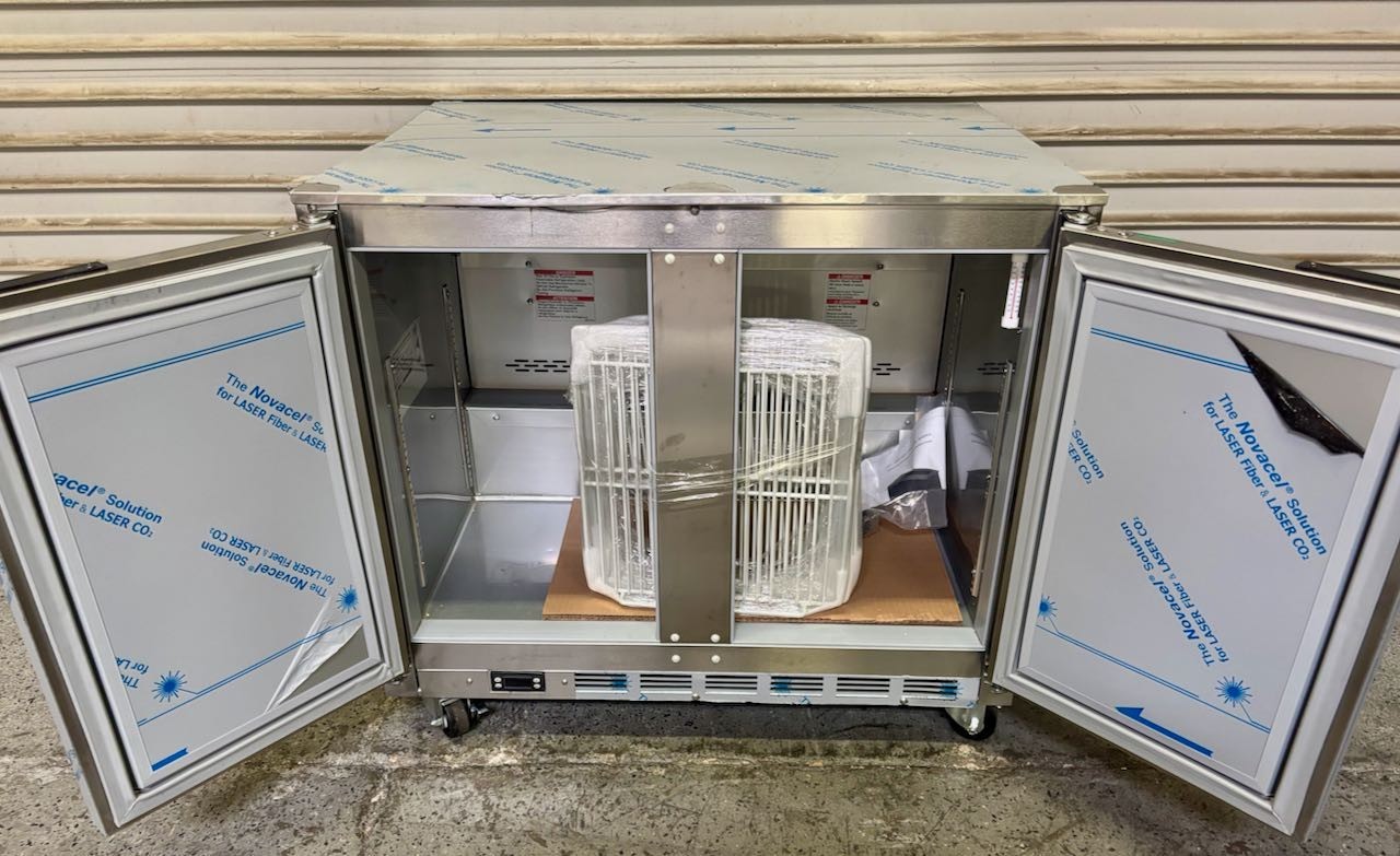 NEW 36″ Under Counter Refrigerator 2 Door NSF Beverage-Air UCR36AHC-23 #3697