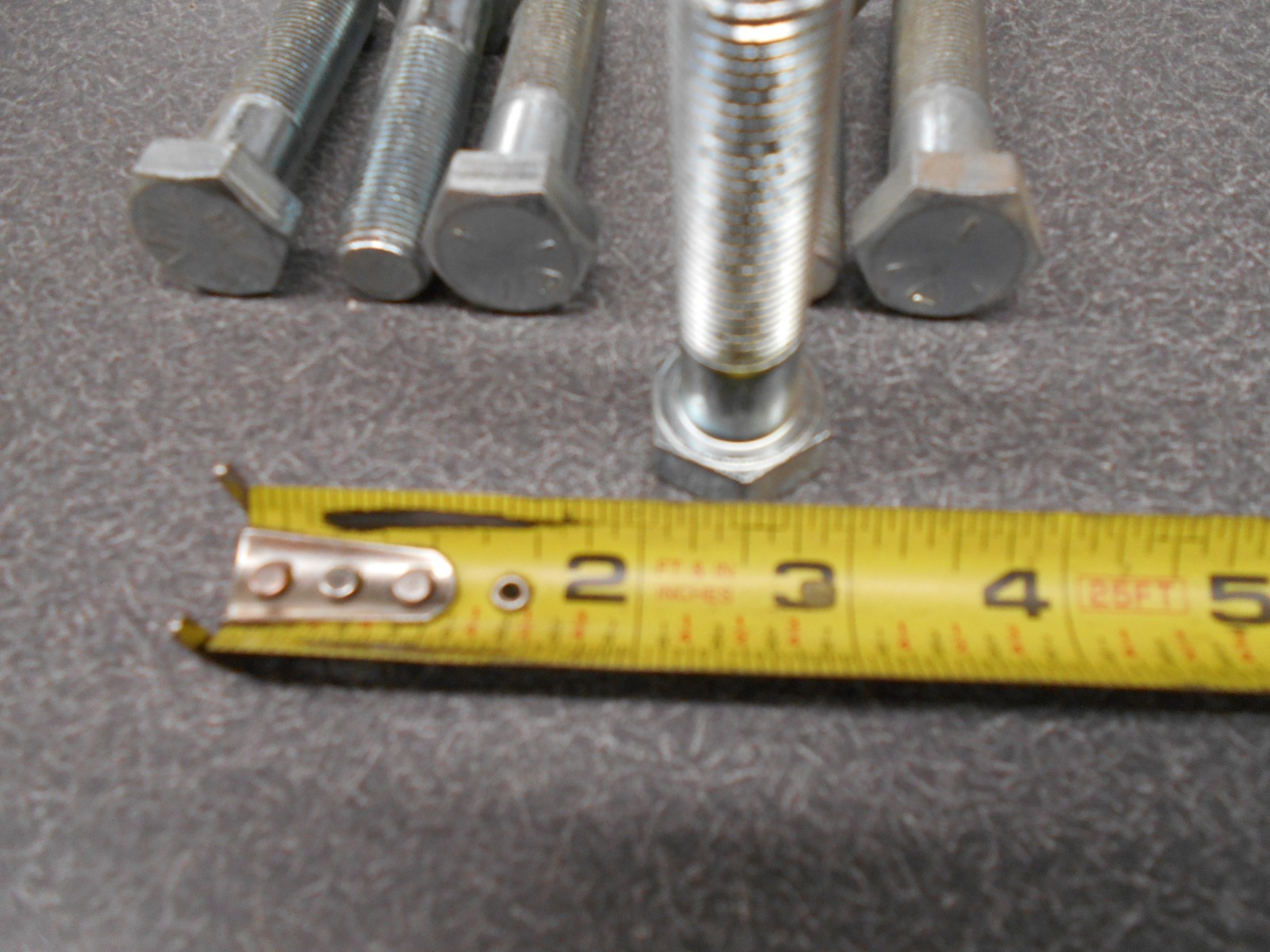 5/8″ x 2-1/2″ Bolt. (Quantity 12) Grade 5 Capscrew Hex Head Bolt. Fine #18. NOS