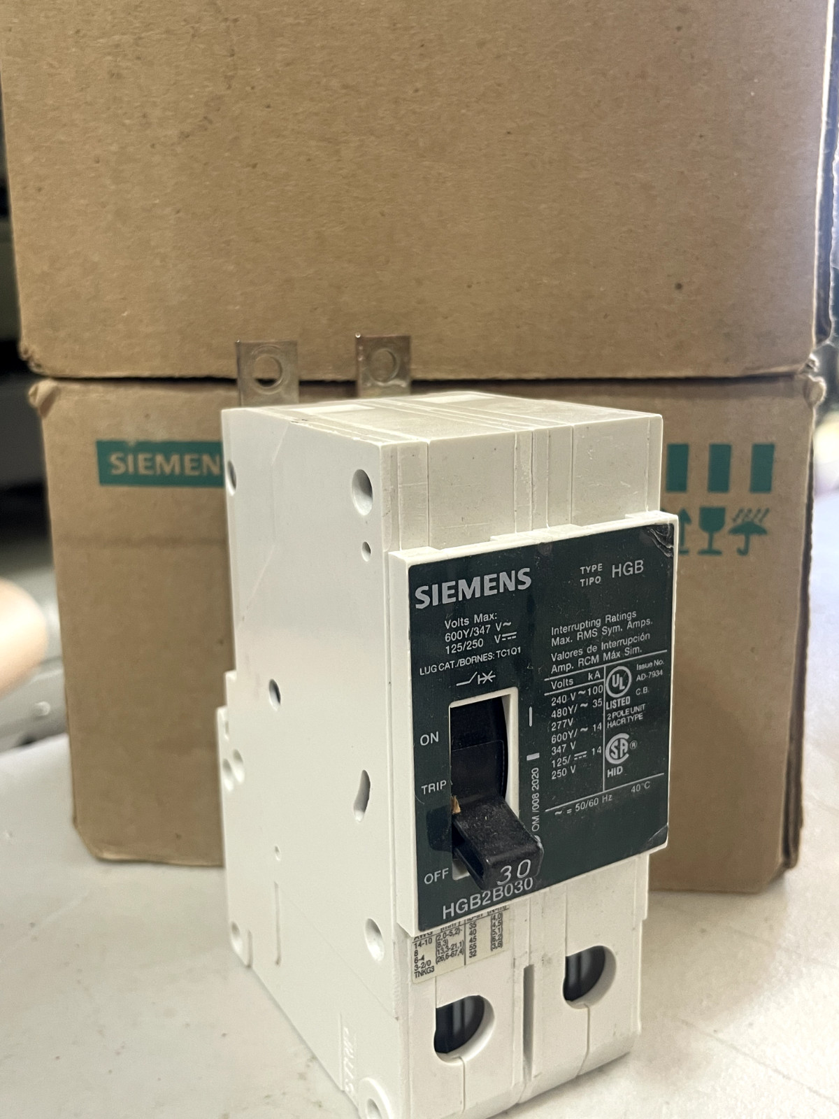 NEW Siemens HGB2B030B / HGB2B030 2p 480v 30a Circuit Breaker NEW TAKEOUT