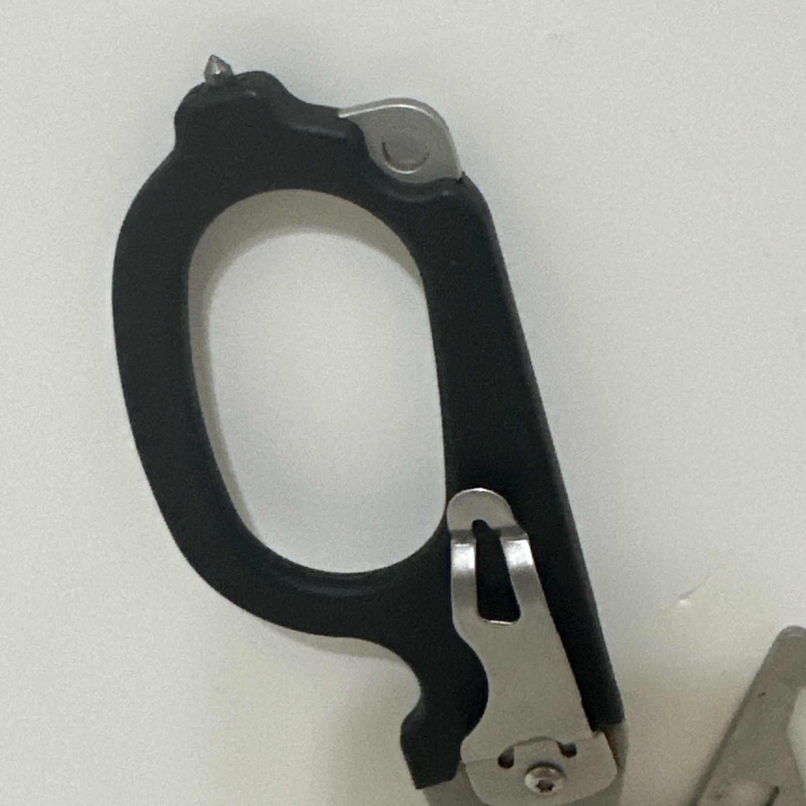 6-in-1 Folding Emergency Trauma Shears Glass Breaker Strap Cutter Black