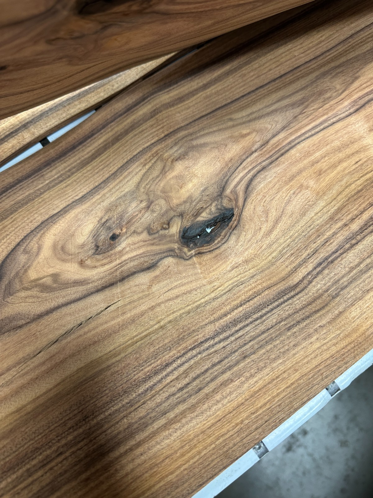 Santos Rosewood Raw Wood Veneer 2 sheets 103» x 9» 320G