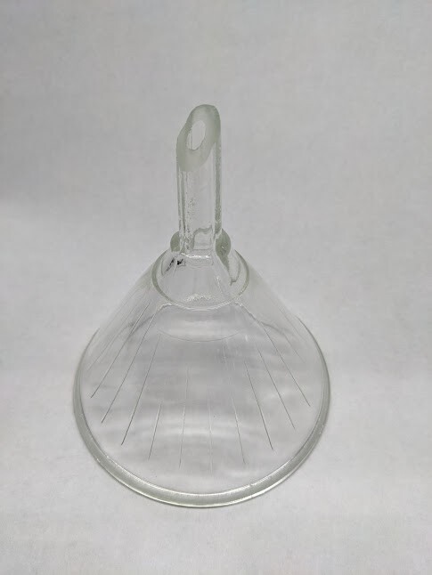 Vintage MERCER 16 oz Ribbed Glass Heavy Wall Laboratory Funnel {whse2.26A3}