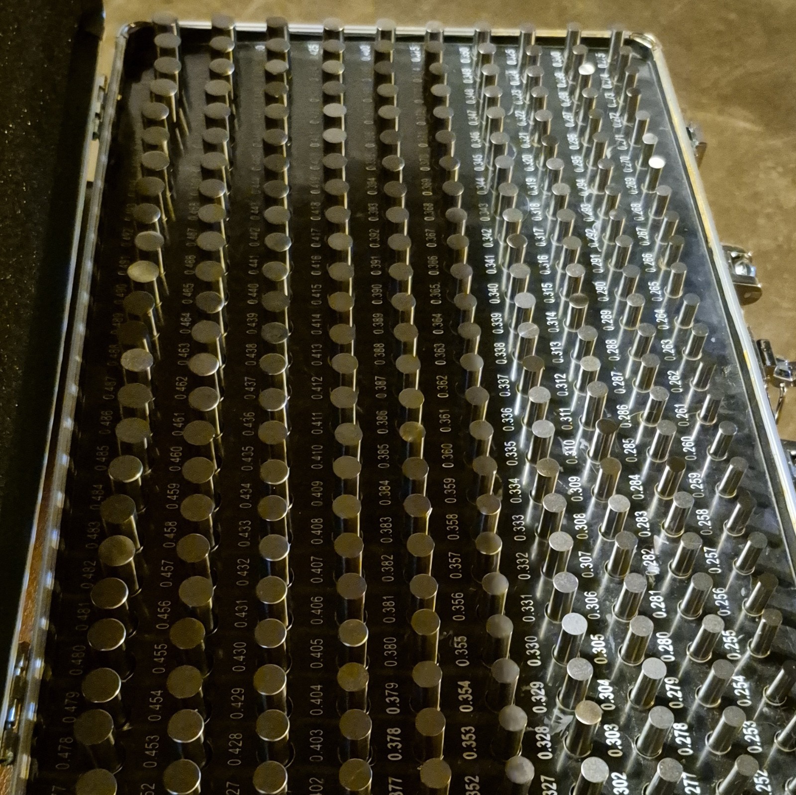 Accusize MZ1-1A Pin Gage Set 0.251″-0.500″ in Metal Carrying Case