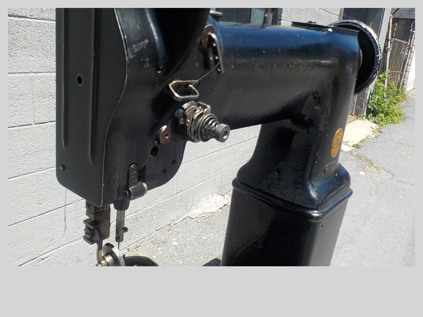 Industrial Sewing Machine Singer 138w100,Post,roller feed, Leather