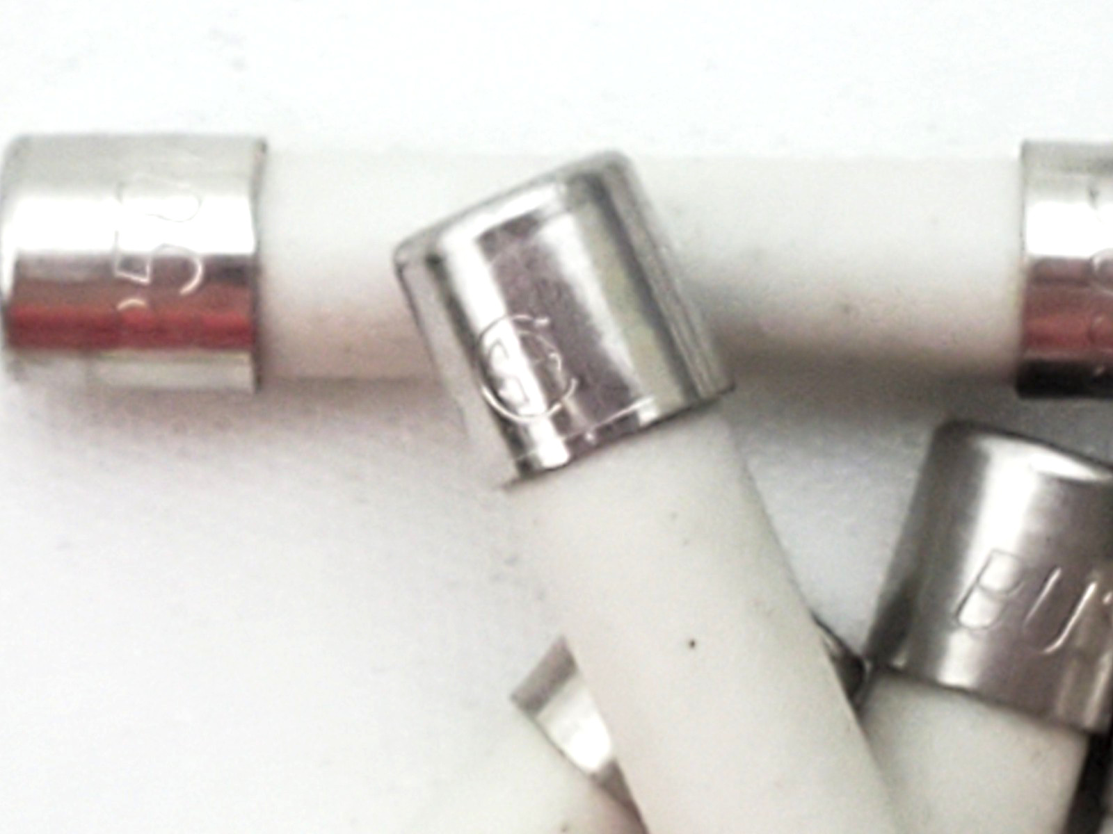Box of 100 Bussmann ABC2 250 Volt 2 Amp Ceramic 1/4″ x 1-1/4″ Fast Acting Fuses
