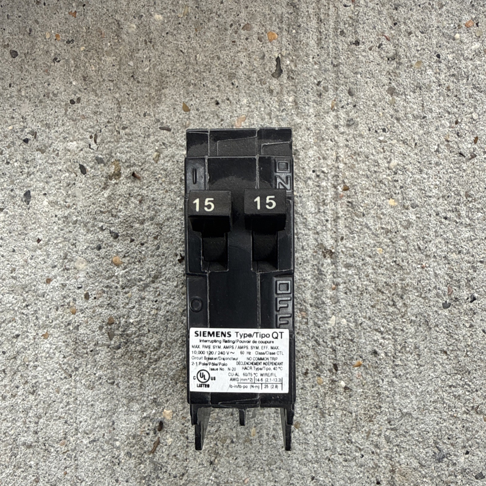New Circuit Breaker Siemens Q1515AFCN 15/15 Amp AFCI Plug-On Neutral