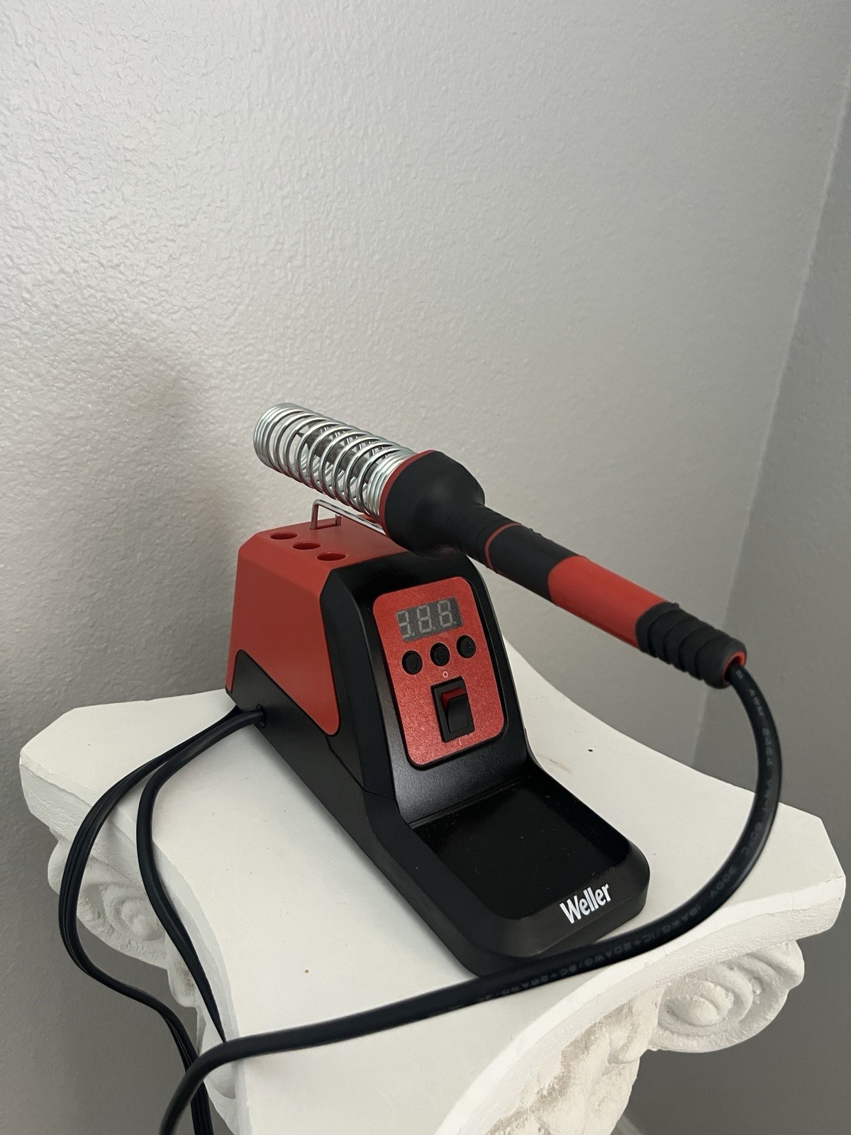 Weller WLSKD7012A Digital Soldering Station, 70W Digital, Precision Iron, 120V