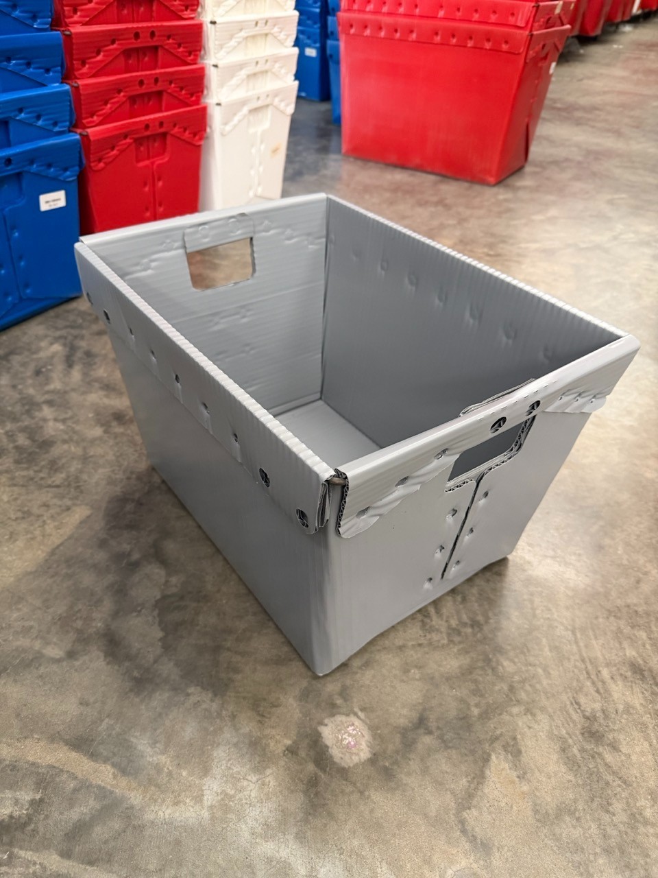 Lot of 300 Corrugated Plastic Postal Mail Type Totes Bins 18.25″Lx13.25″Wx11.5″H