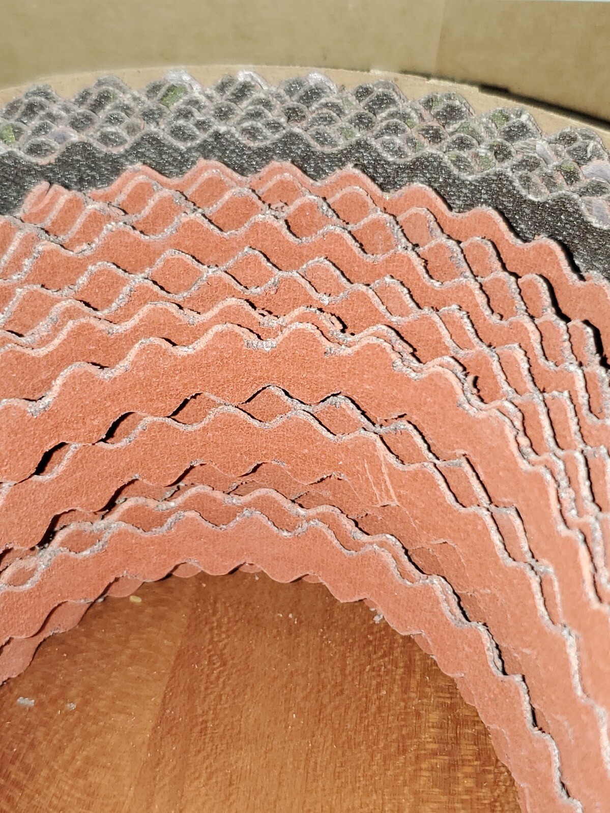 (50 Pack) 3M 1/2” x 24” 777F 120 Grit Ceramic Scalloped Sanding Grinding Belt