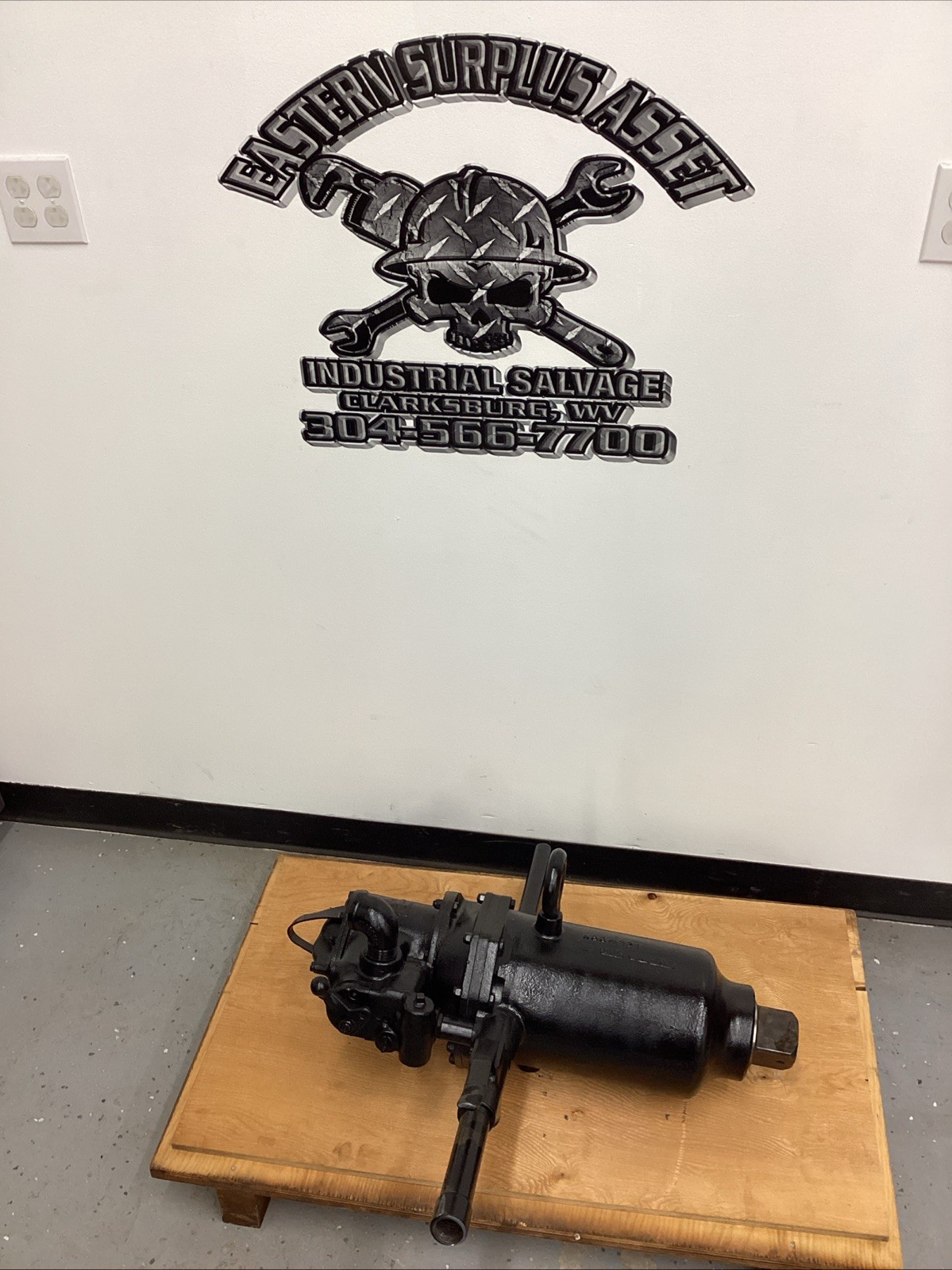 Ingersoll Rand 2 1/2” Pneumatic Impact Wrench 588A1
