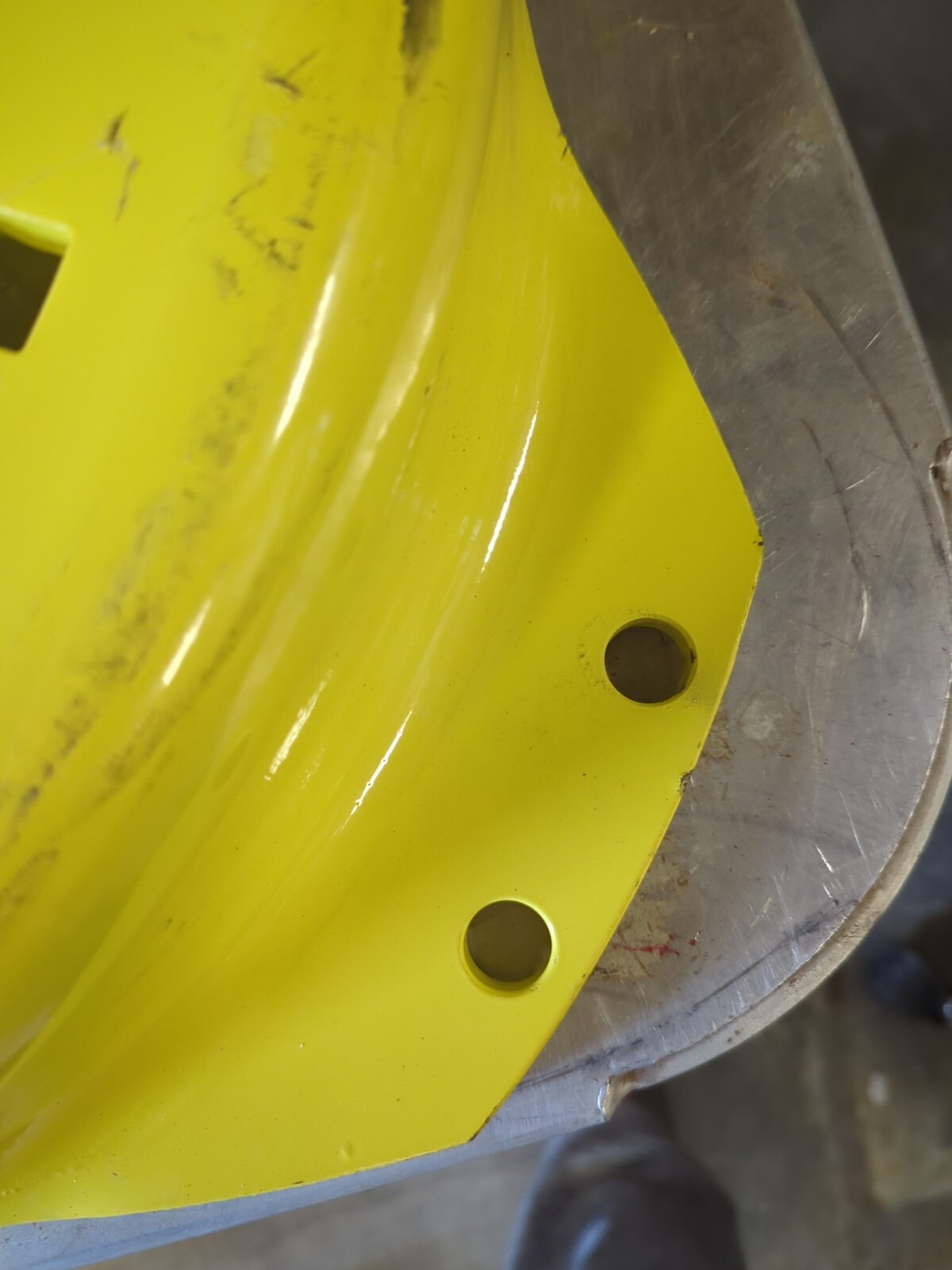 John Deere Center-rear Wheel 30″ L155234 – Moveero 81751