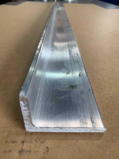 1-1/2″ x 2-1/2″ x 5″ Long x 1/4″ Thick 6061 Aluminum Angle, 1.5″ x 2.5″ x .250″