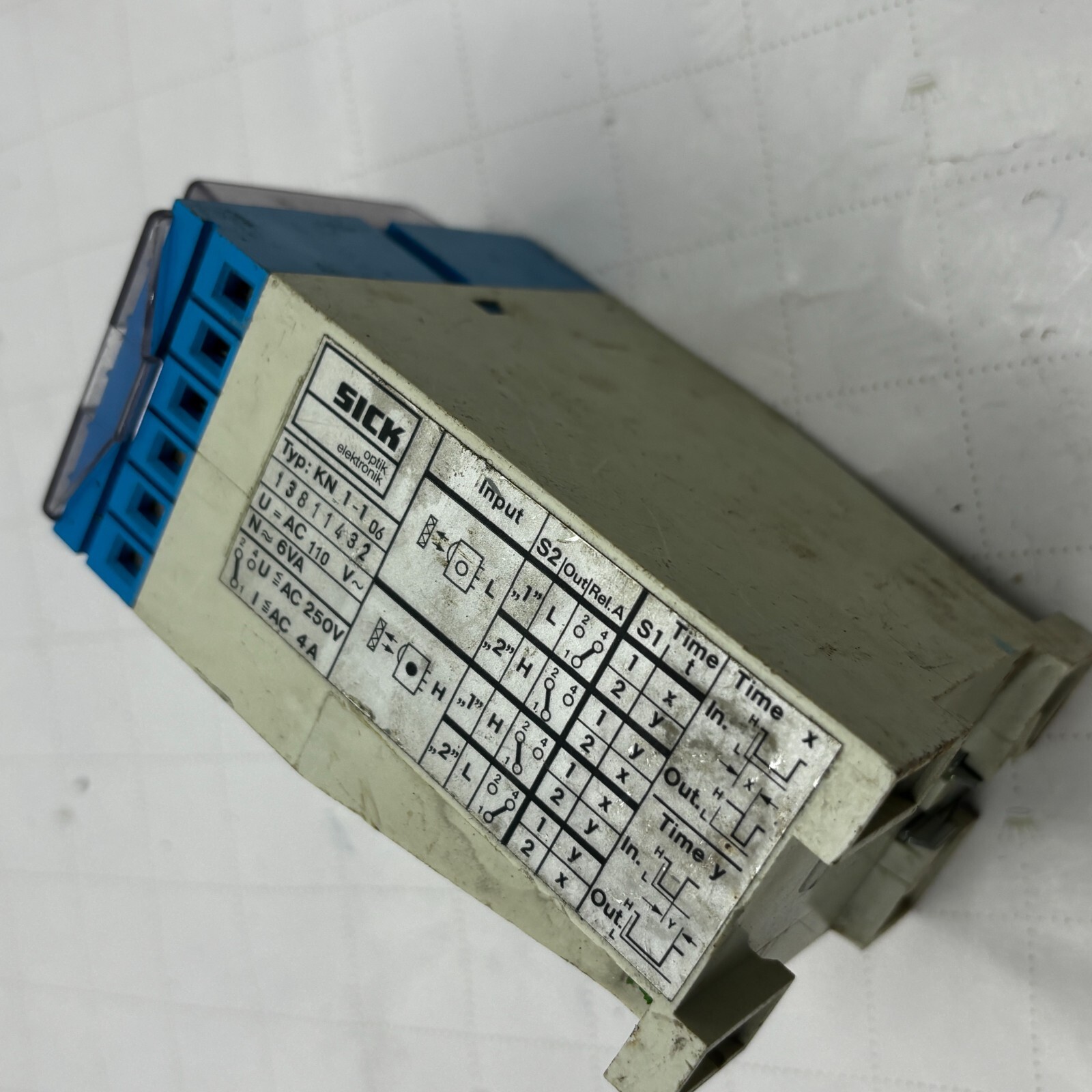 SICK TYPE KN 1-1 SAFETY RELAY KN11, 1381432, 24V, 3-3.4V OPTIK ELEKTRONIC 🎯