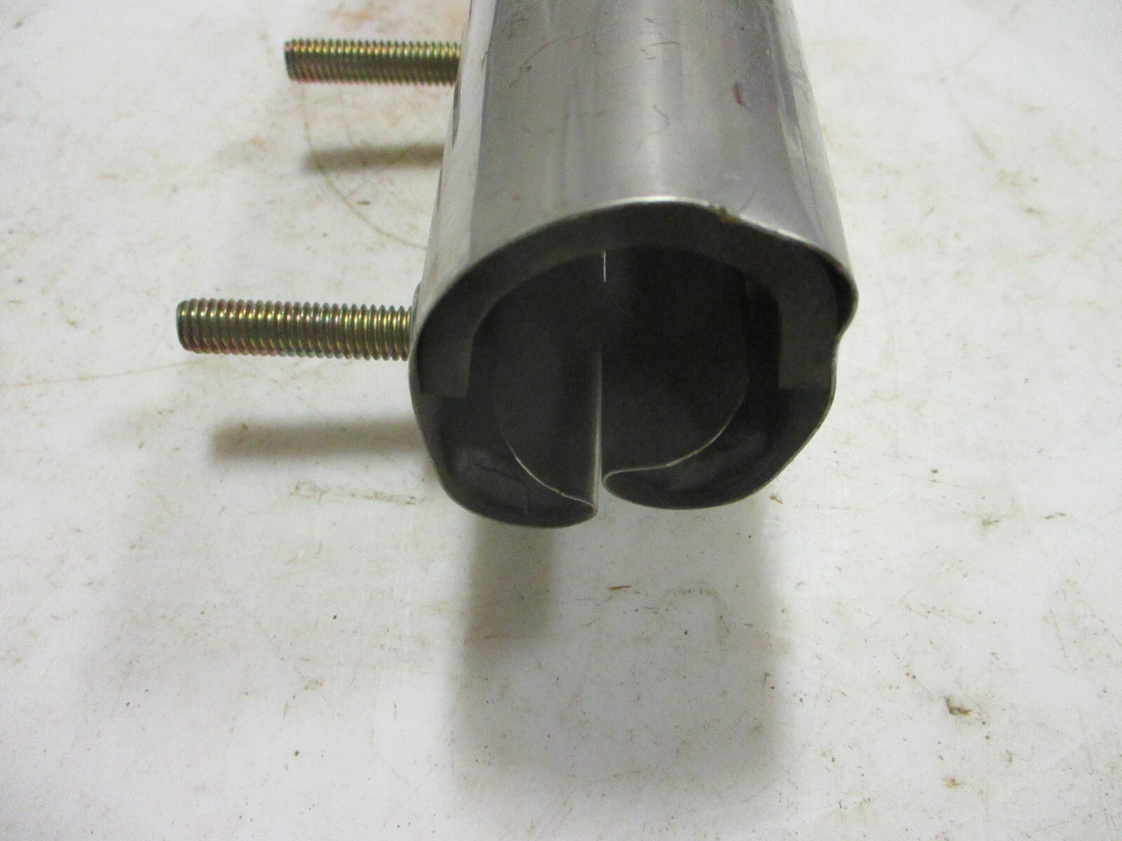 MUELLER 220 Pipe Repair Clamp 1-1/2″ (1.90″ OD) x 12″ Long / 4-Bolt