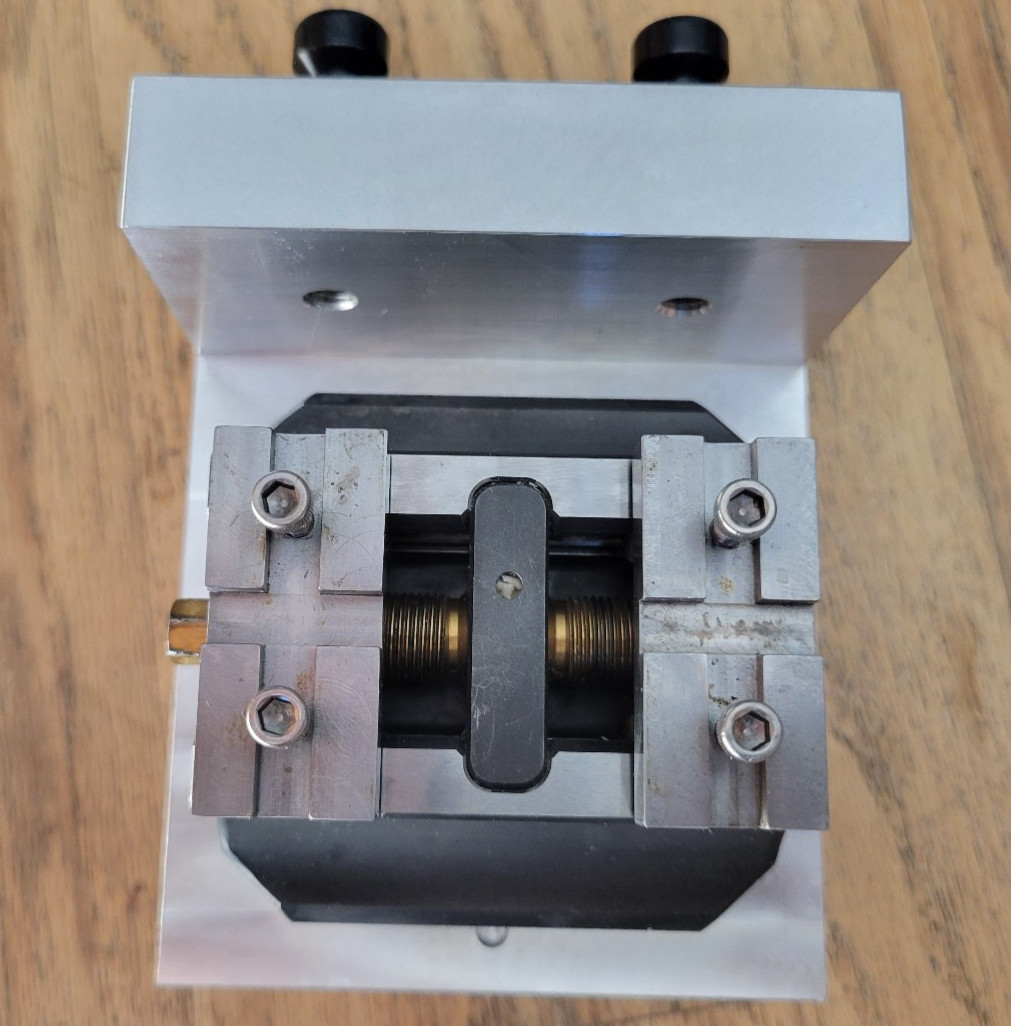 Lang Makro Grip 46 5-Axis Self-Centering CNC Vise 47065 (48065-New Ver) Pullstud