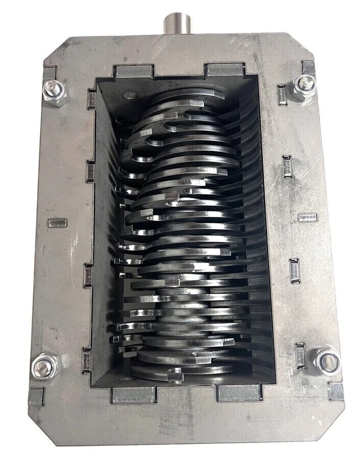SHREDDER FULLY BUILT – 21 x 5MM 3 BLADE ROTATING SHEAR CUTS PLUS 6MM SIEVE