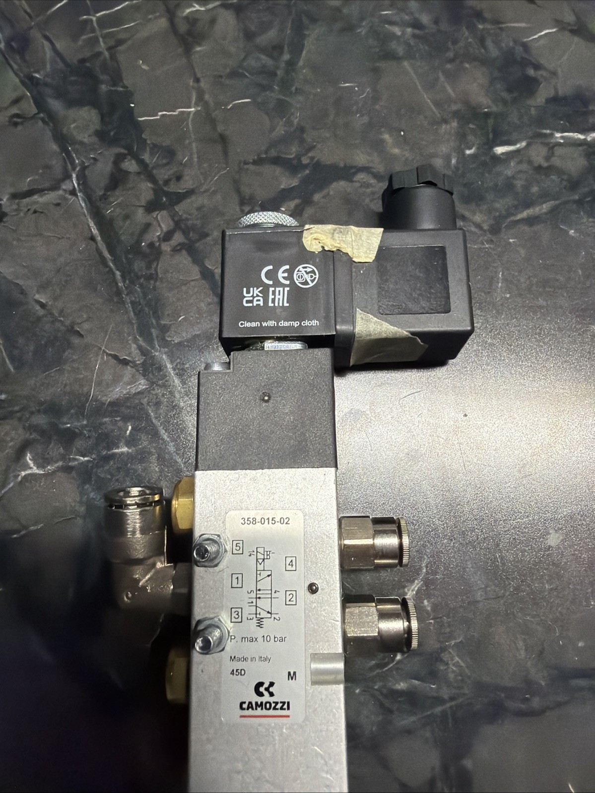 Camozzi Single Solenoid Valve 358-015-02, 5/2-way, G1/8, 24VDC, Spring Return