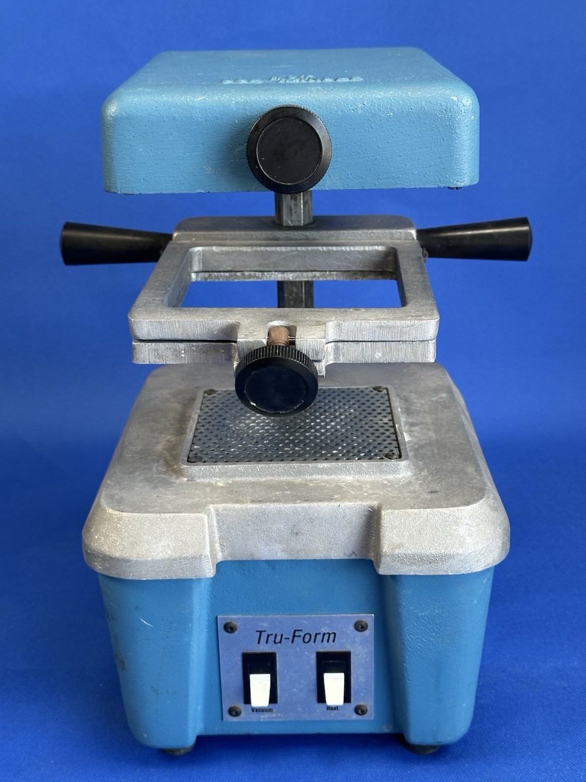 KEYSTONE Dental SINGLE CHAMBERED VACUUM FORMER 600 WATT