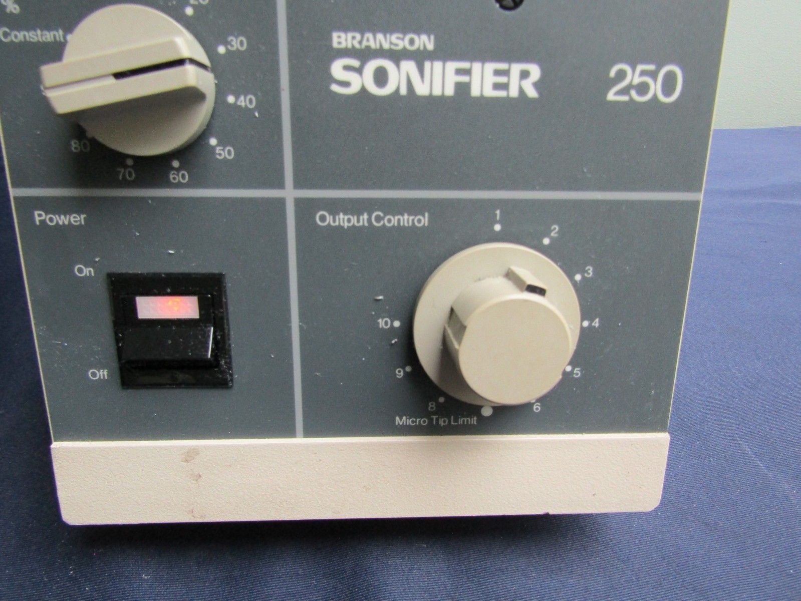 Branson Ultrasonics Sonifier 250 Analog Ultrasonic Cell Disruptor