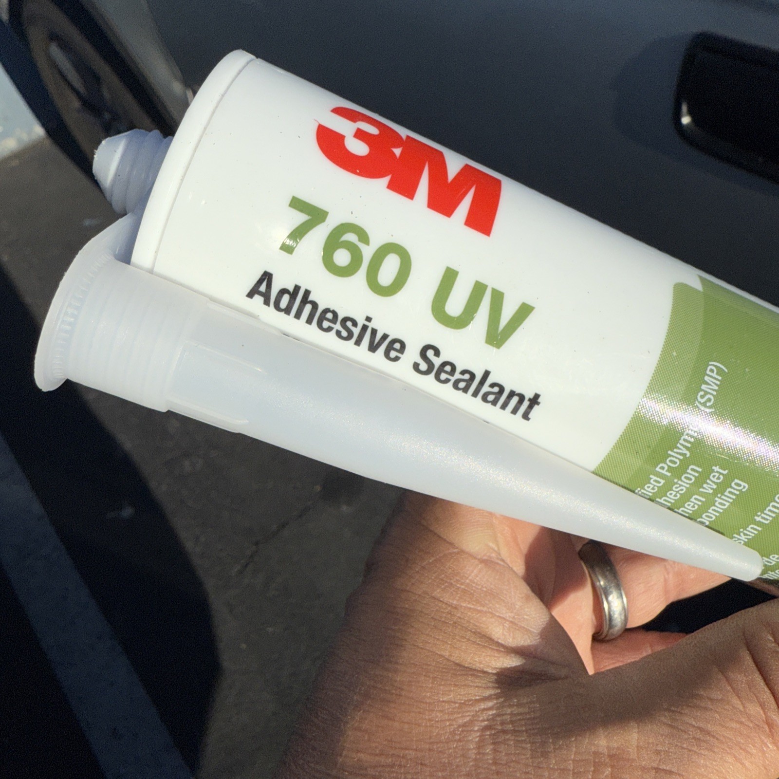 3M Adhesive Sealant 760 UV, Black, 290 mL Cartridge SMP Low Vic Silane Modified