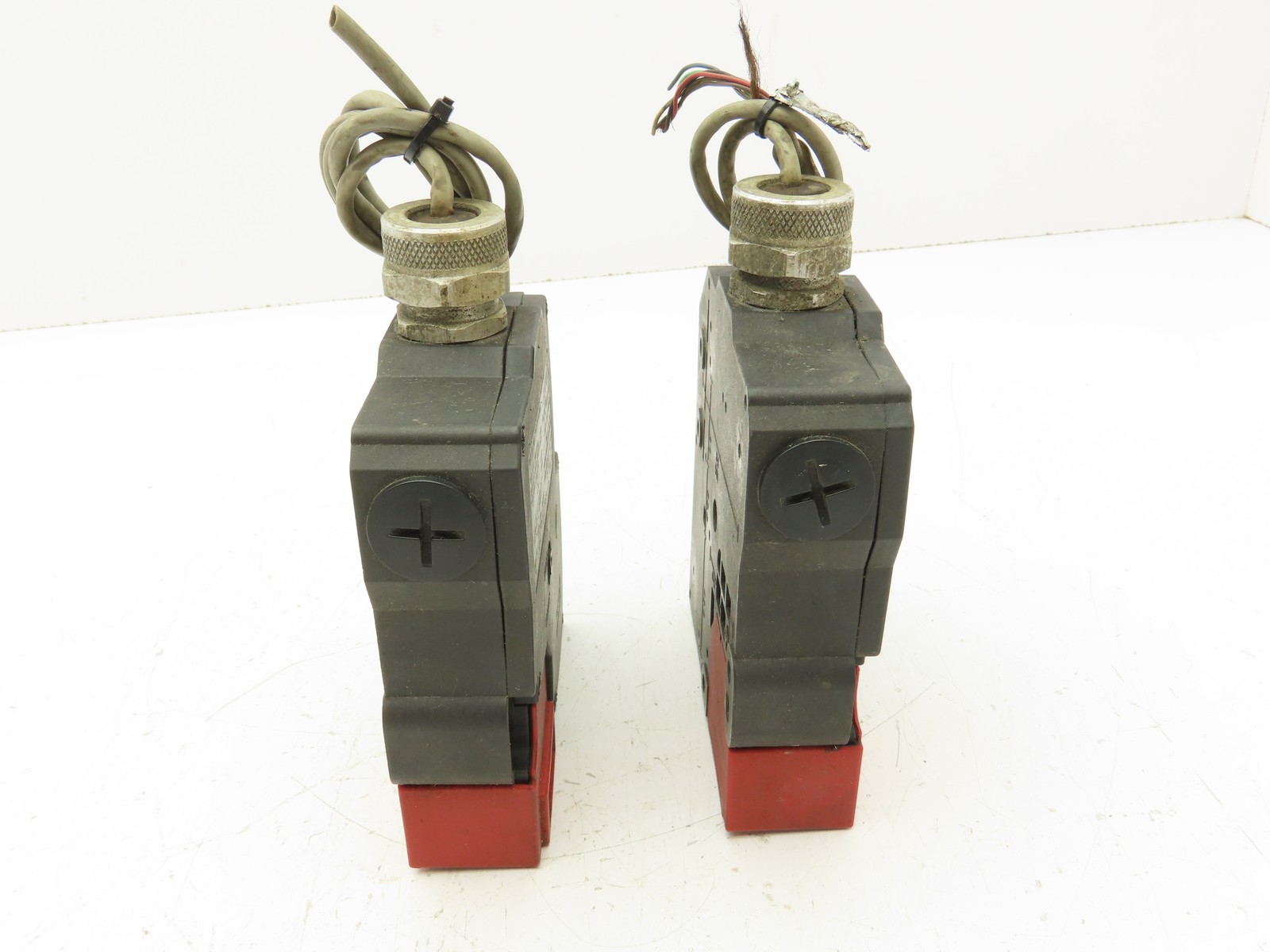Omron D4JL-3NFG-C5 Guard Lock Safety-Door Switch Lot of 2