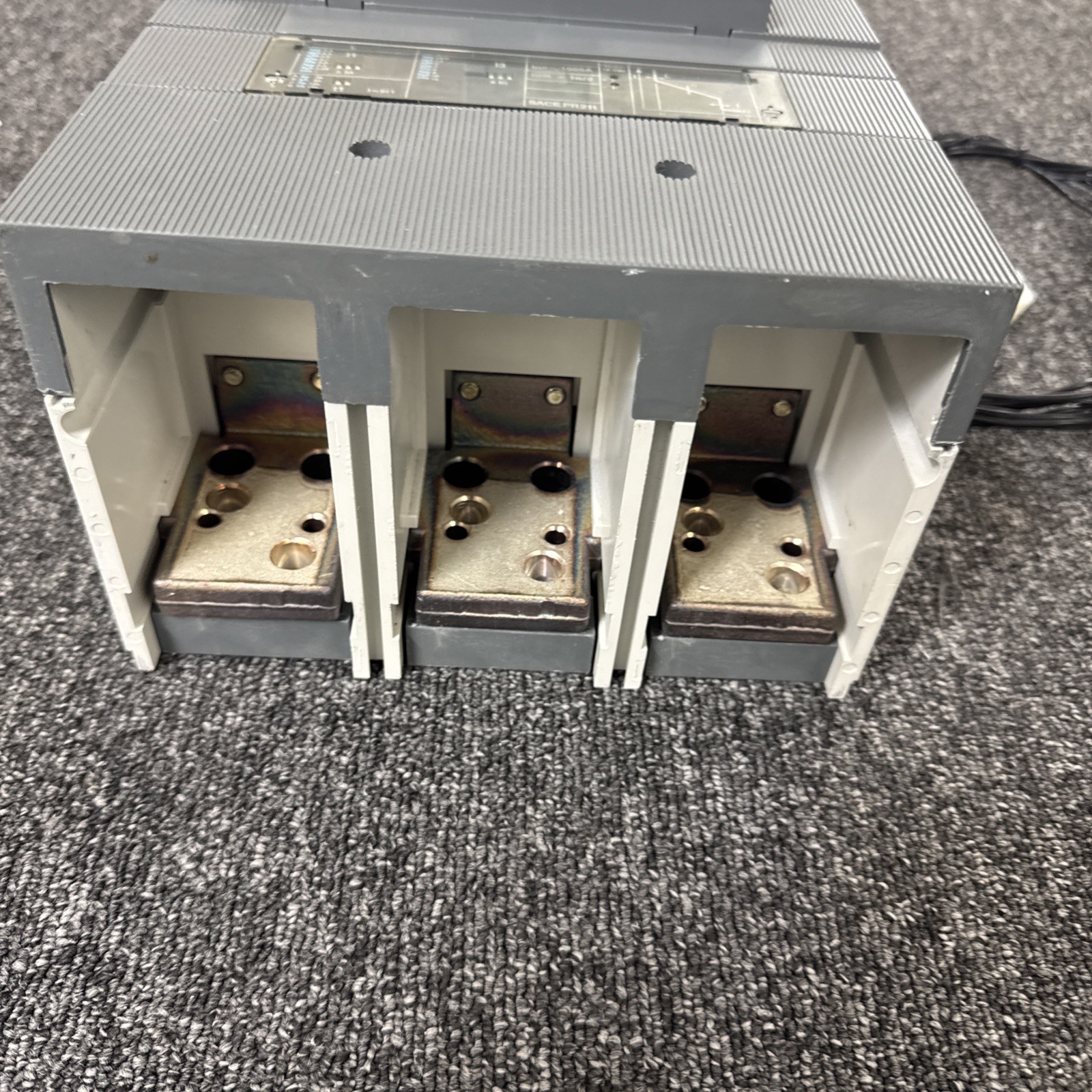 ABB S7H 1000 AMP 600V 3 POLE CIRCUIT BREAKER WITH AUX AND 24V SHUNT TRIP RECON