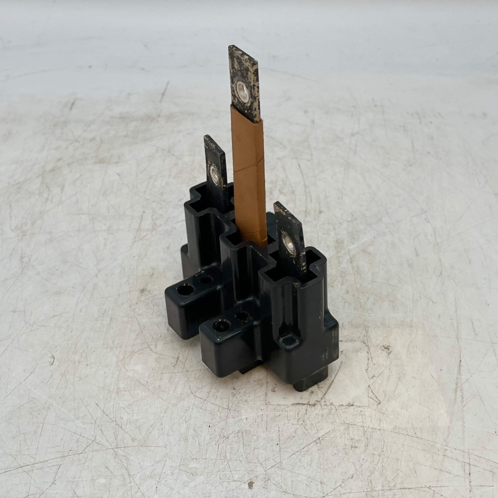 GE TE13PD1 Plug-In Mounting Base Assembly, 150A, 3P (Used)