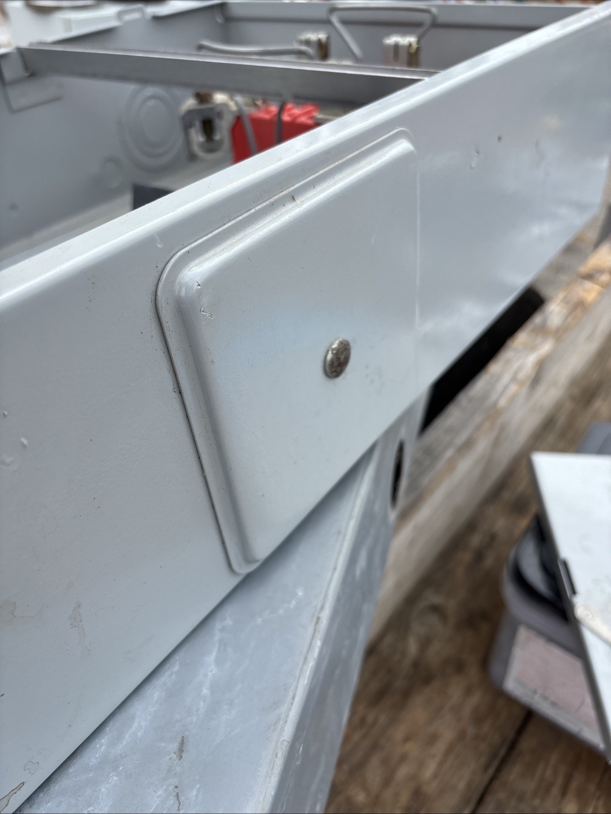 MILBANK U1252 200A DUAL METER CAN SOCKET Mfg 1998