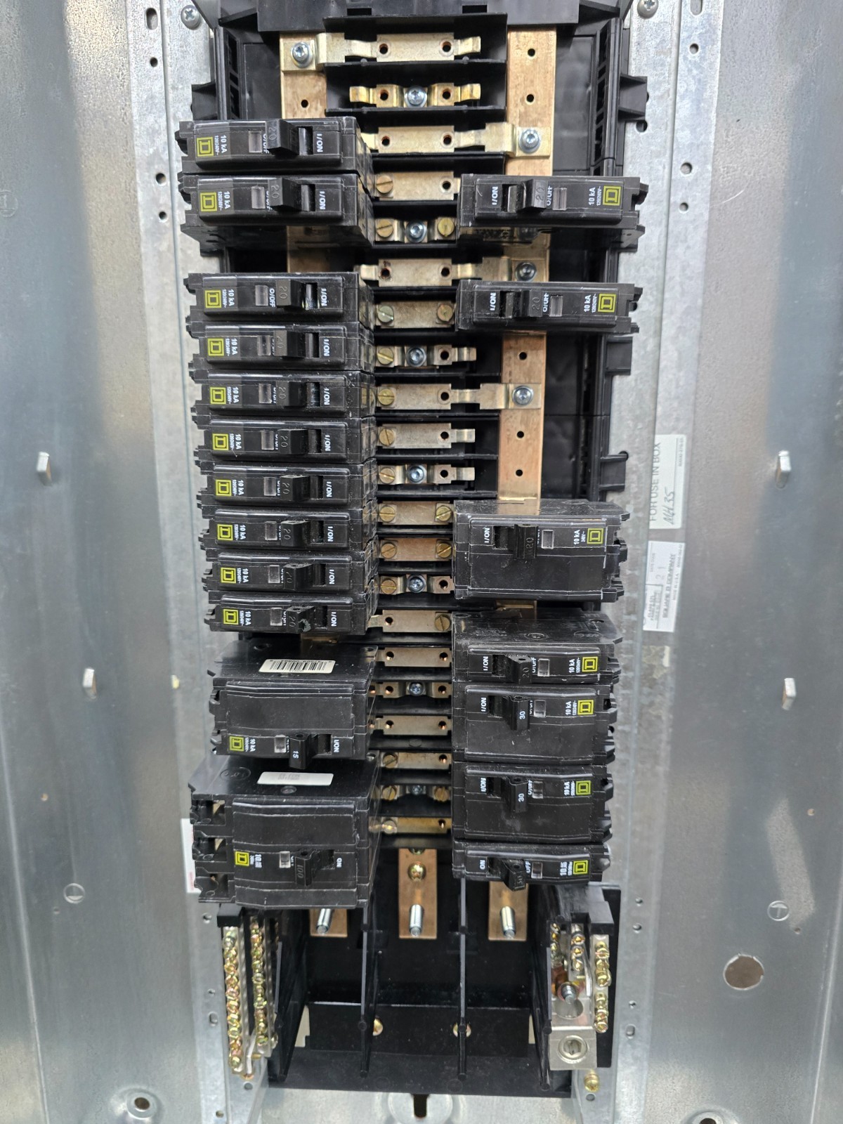 Square D 100 Amp Main Breaker Panelboard 208Y/120 VAC 3 Phase 4 Wire 42 Circuit