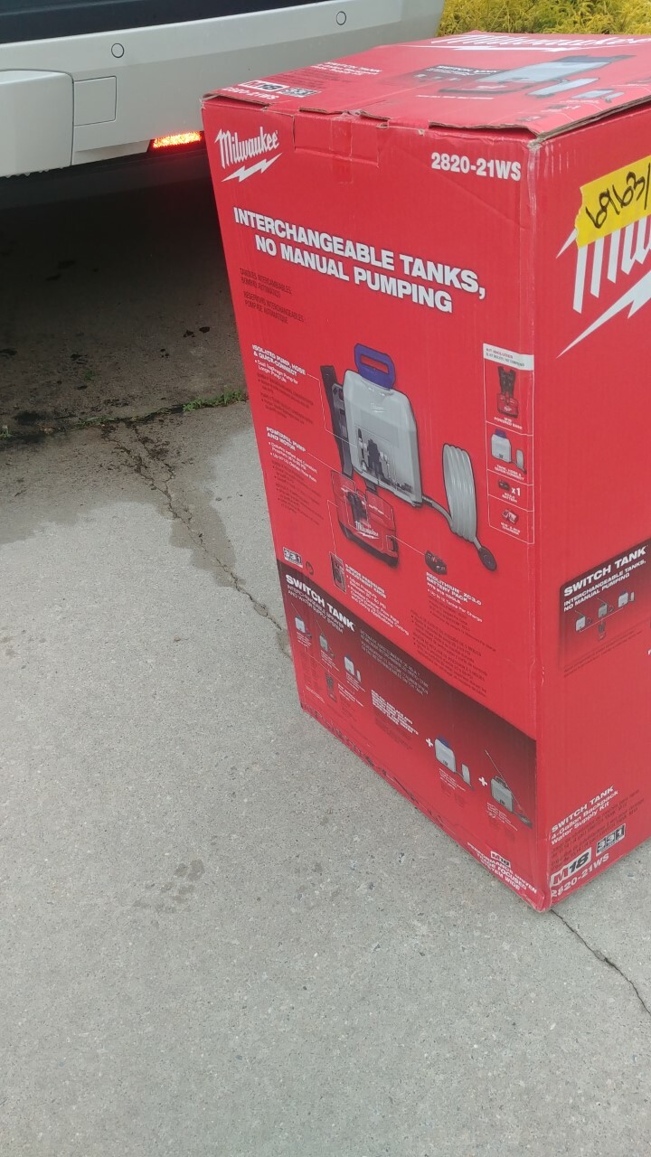 Milwaukee 2820-21WS M18 Switch Tank 4 Gallon Backpack Water Supply Kit !!READ!!!