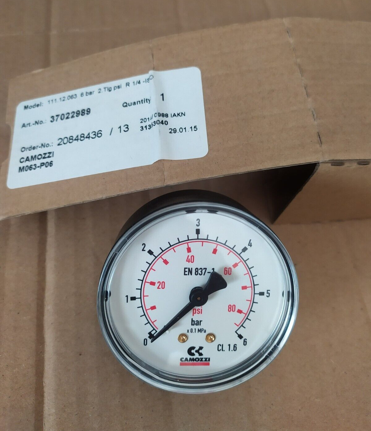 Camozzi pressure gauge M063-P06. 0-85 psi. 0-6 bar. Free shipping