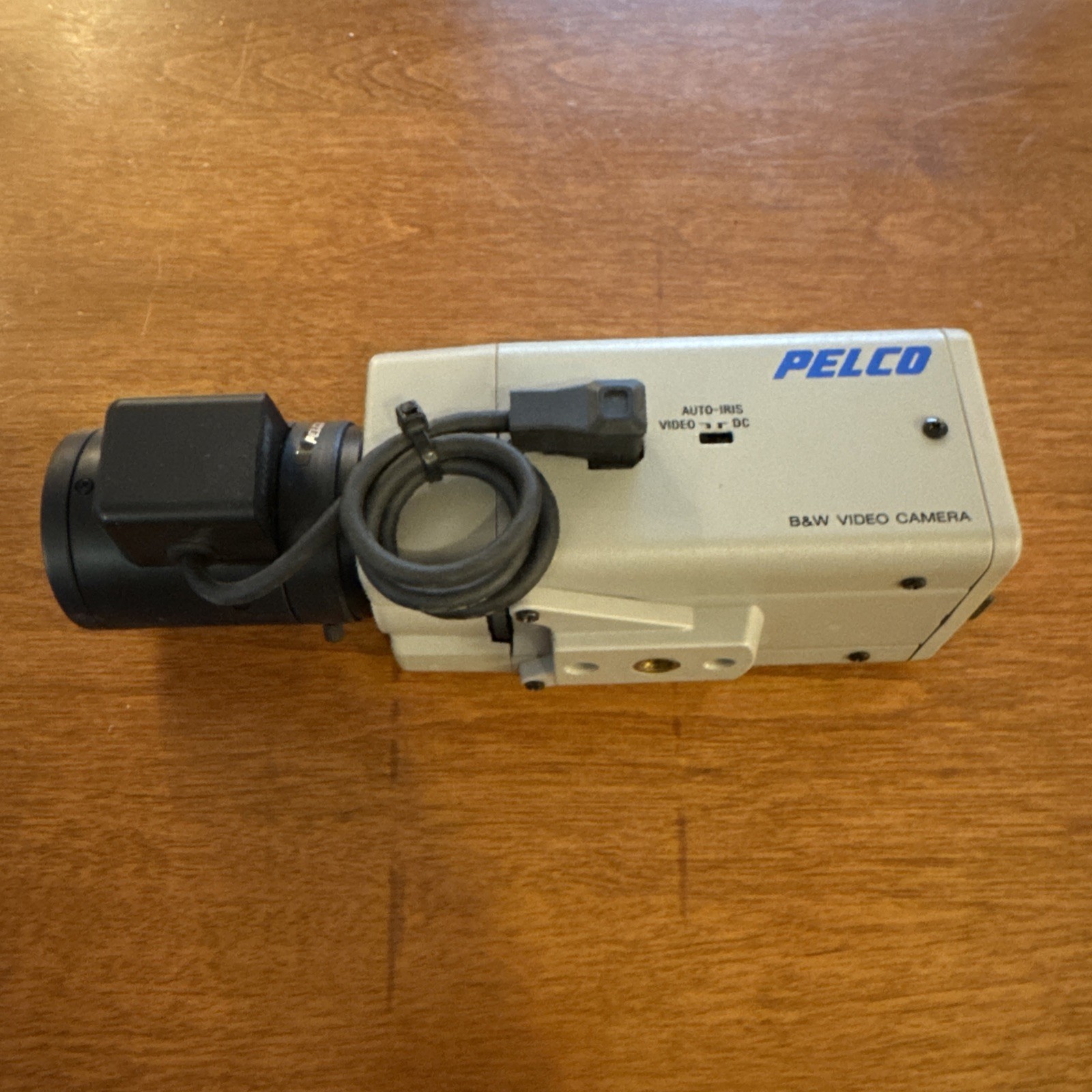 Pelco B&W CCTV Camera MC3810-2 Manufactured By Sony Japan Untested