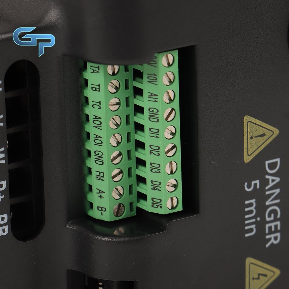 VFD Single To 3 Phase Variable Frequency Drive 2.2kW 3HP 220V Inverter
