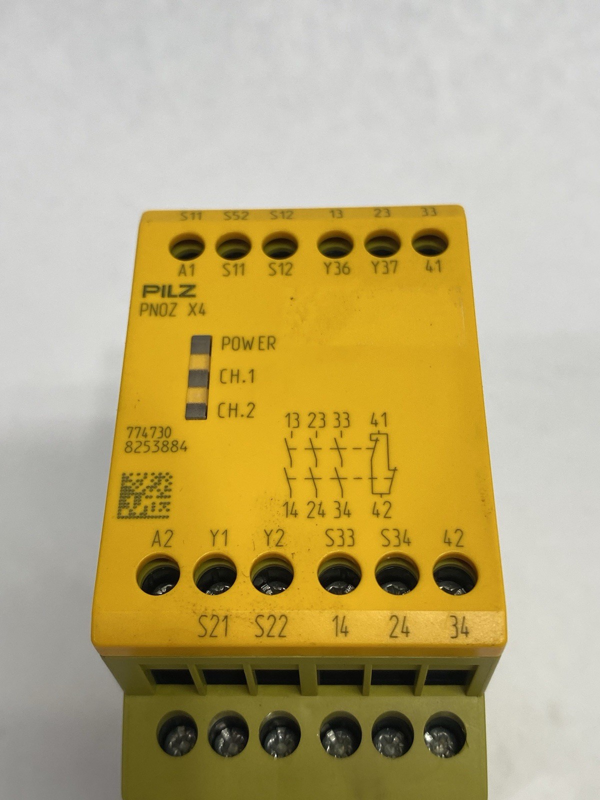 Pilz 774730 Standalone Safety Relay 1 or 2 Channel, PNOZ X4 24VDC 3n/o 1n/c