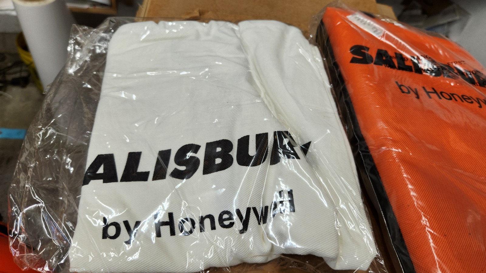 Salisbury Honeywell SK40PLT-LFH40 XL Arc Flash Kit 40 Cal NEW IN DISTRESS BOX