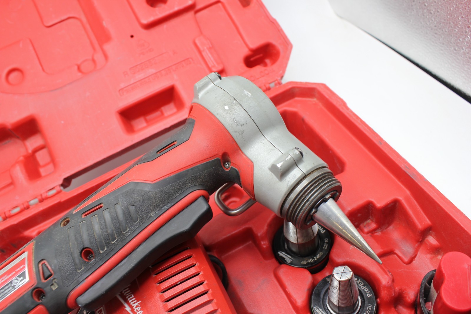 Milwaukee M12 ProPEX Expander Tool Kit 3 Expander Heads 2473-22 kit 2 Batteries
