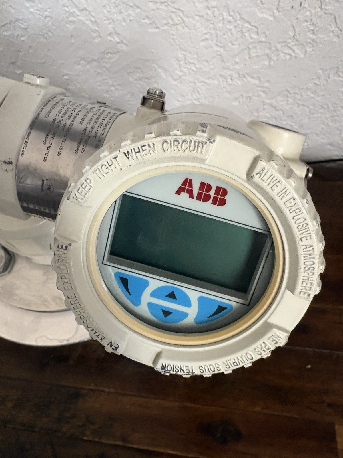 New! ABB LLT100-AIBH10L5 Laser Level Transmitter 4-20 mA HART HALAR Coated