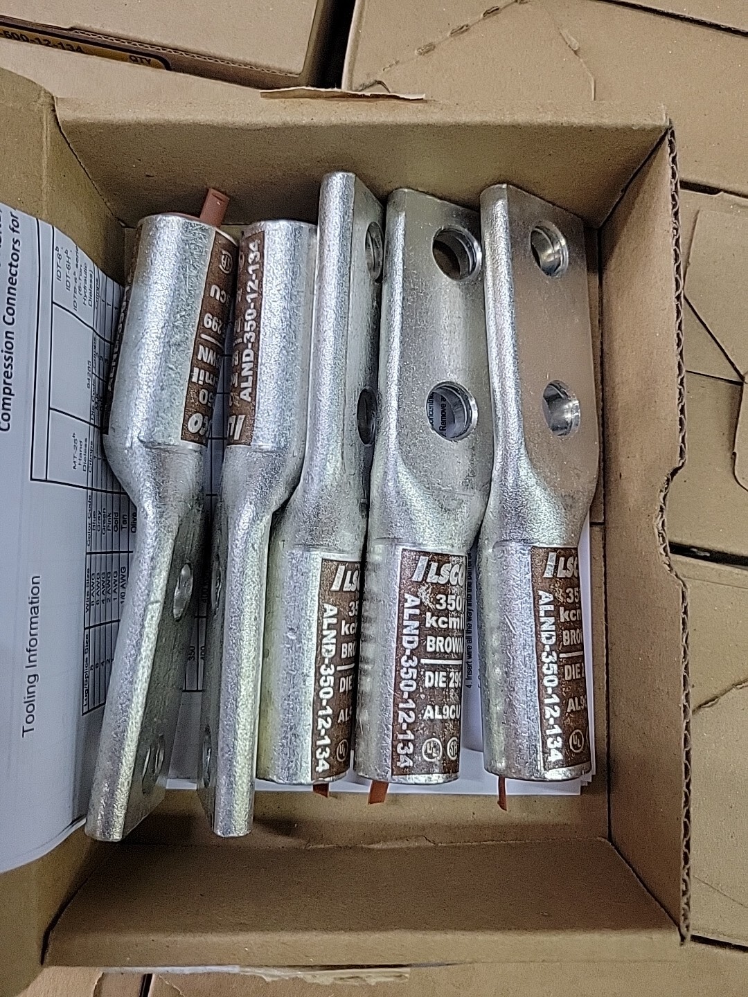 box of 3 NEW! Ilsco ALND-350-12-134 350 MCM Aluminum Compression Lug