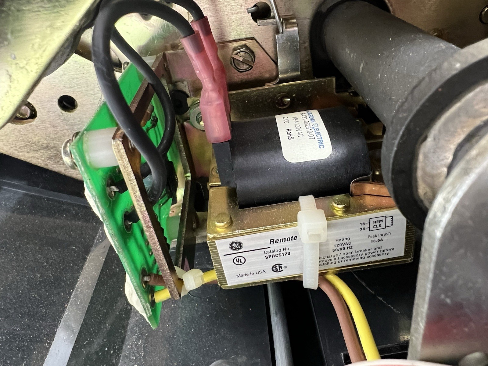 GE SHF20D220 Hi-Break Circuit Breaker, 2000A, 600V, 3P, 3Ø w/ SPUV120AC