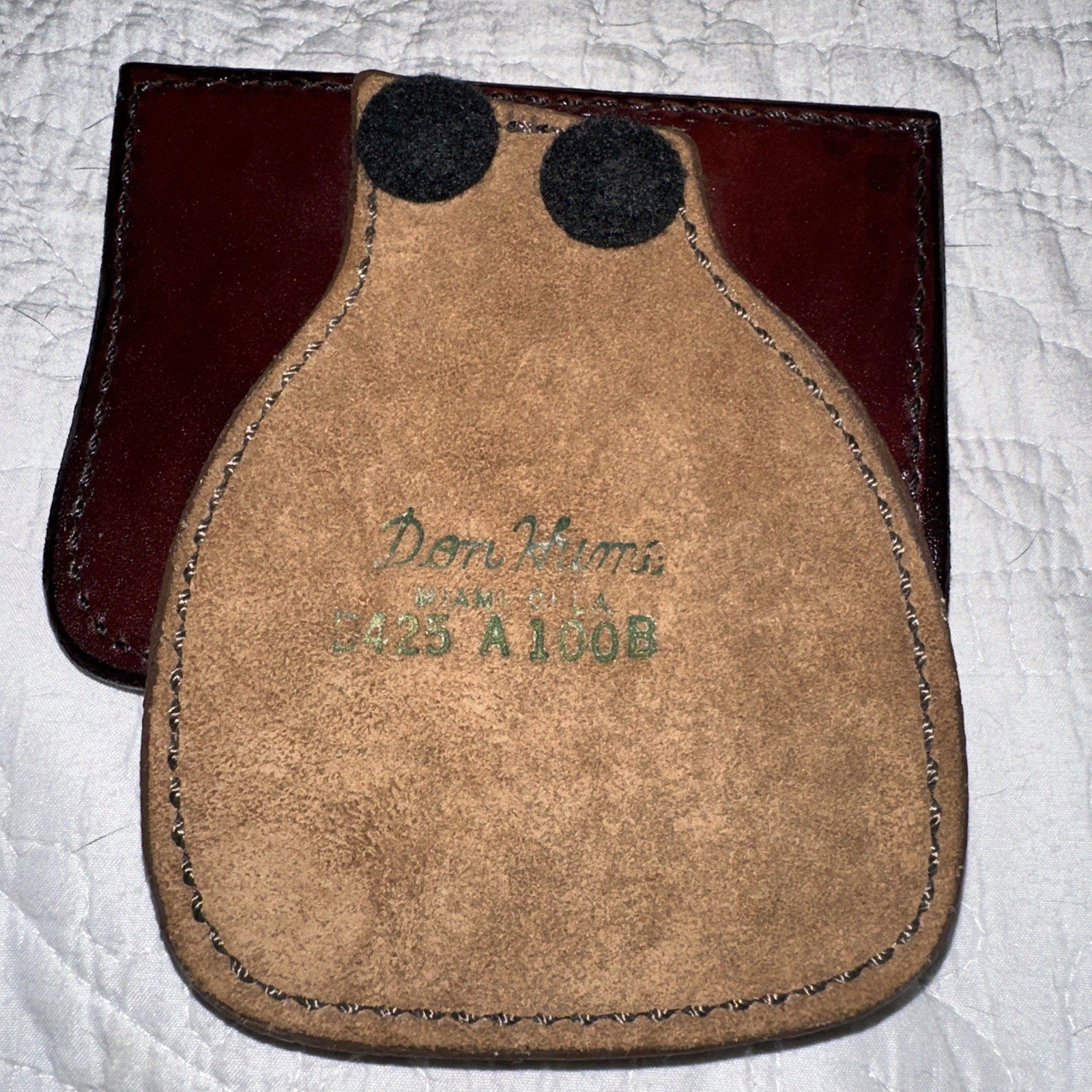 Don Hume leather handcuff semi auto clip holder D425 A. 100B. Used Lightly