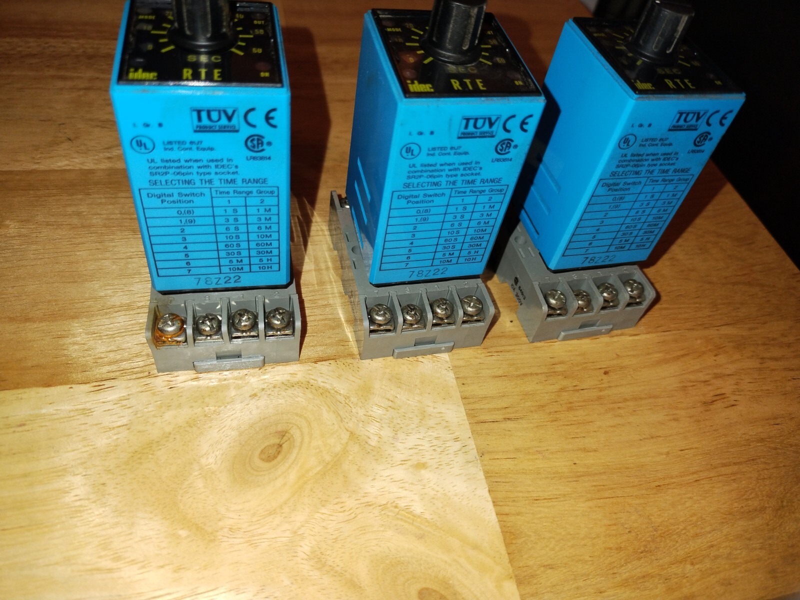 IDEC RTE-P11 Electronic Timer & SR2P-06 Base Unit Used 120 AC – 120/240 Contact