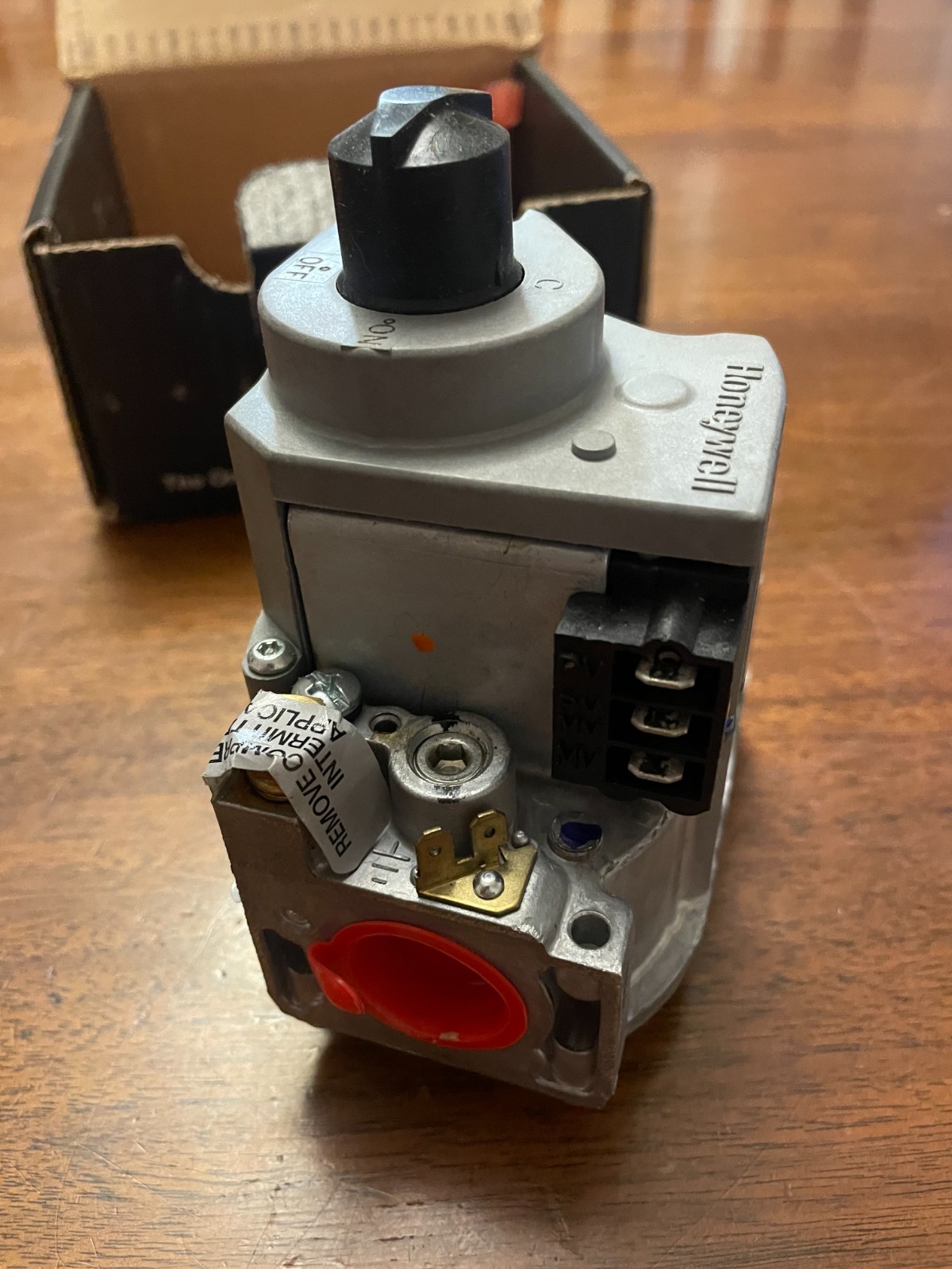 Honeywell VR8345M Universal Electronic Ignition Gas Valve PLEASE SEE DETAILS