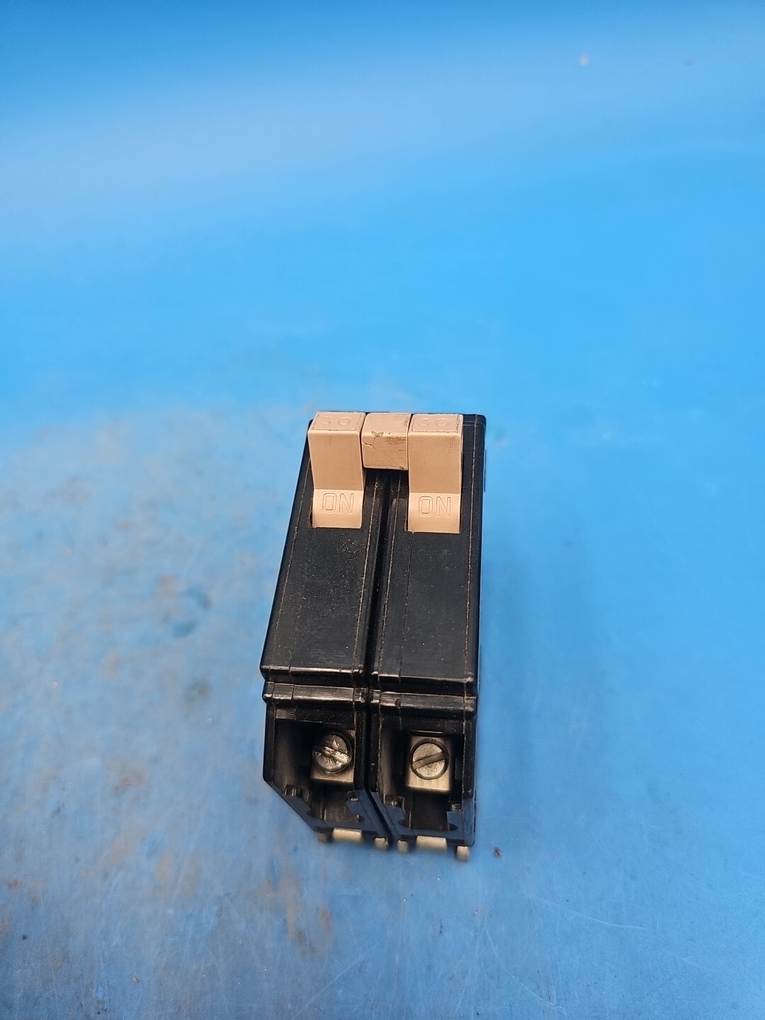 Eaton Cutler Hammer CH230 2 Pole 30 Amp Circuit Breaker. Metal Foot. Half Notch