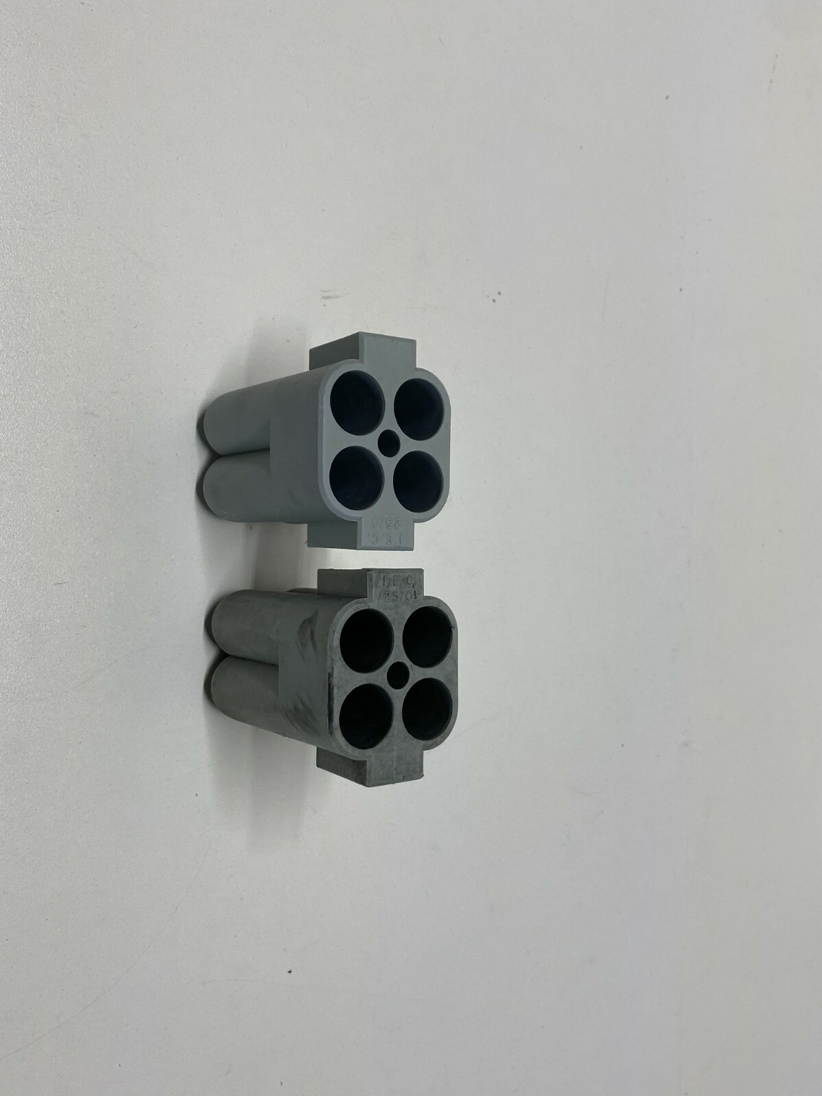 J12: Set of 4 CENTRIFUGE SWING ROTOR BUCKET ADAPTER
