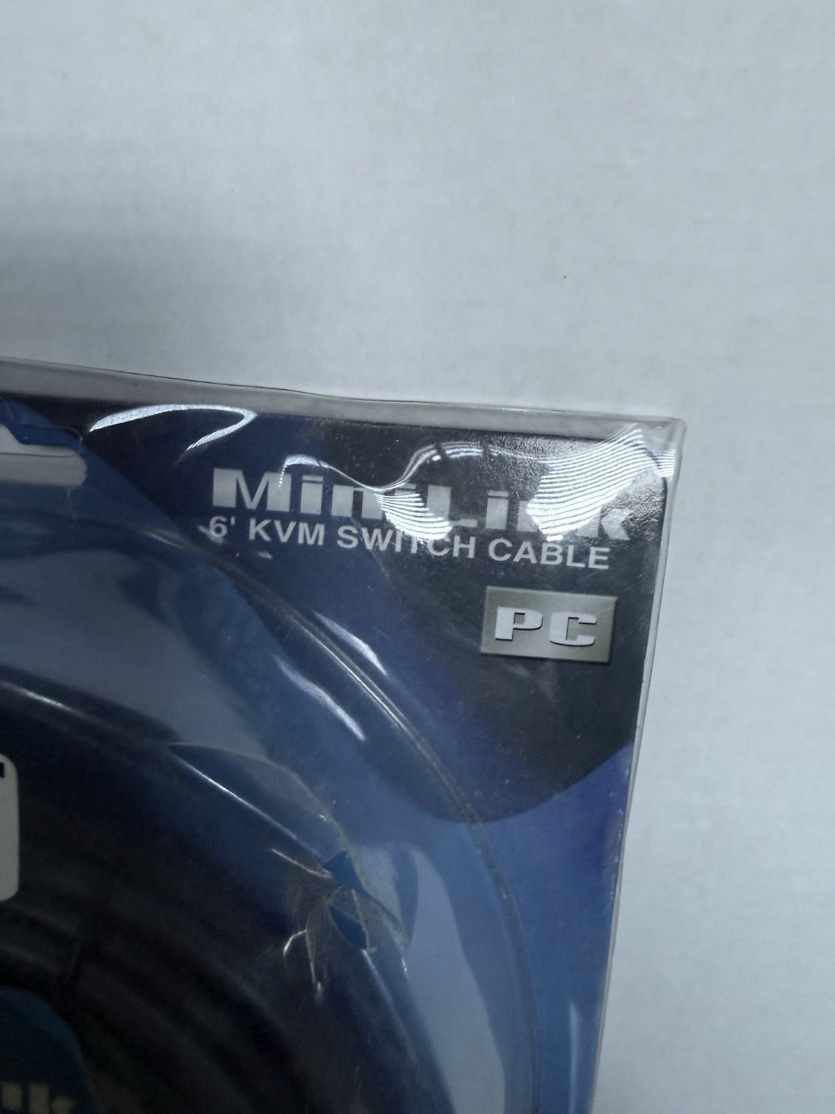IOGEAR MiniLink 6′ PS2 KVM Switch Cable, 406723 Package Not Perfect